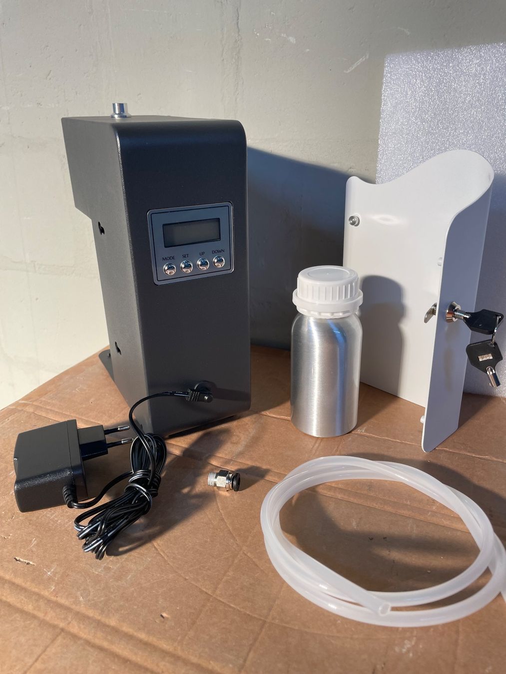 Diffuseurs: Raumduft Diffuser elektrisch, Neu und originalverpackt – Neuf avec emballage d'origine à Langendorf par zloker