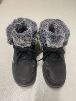 Skechers Damen gefütterte Boots schwarz Grösse 39 Kunstfell