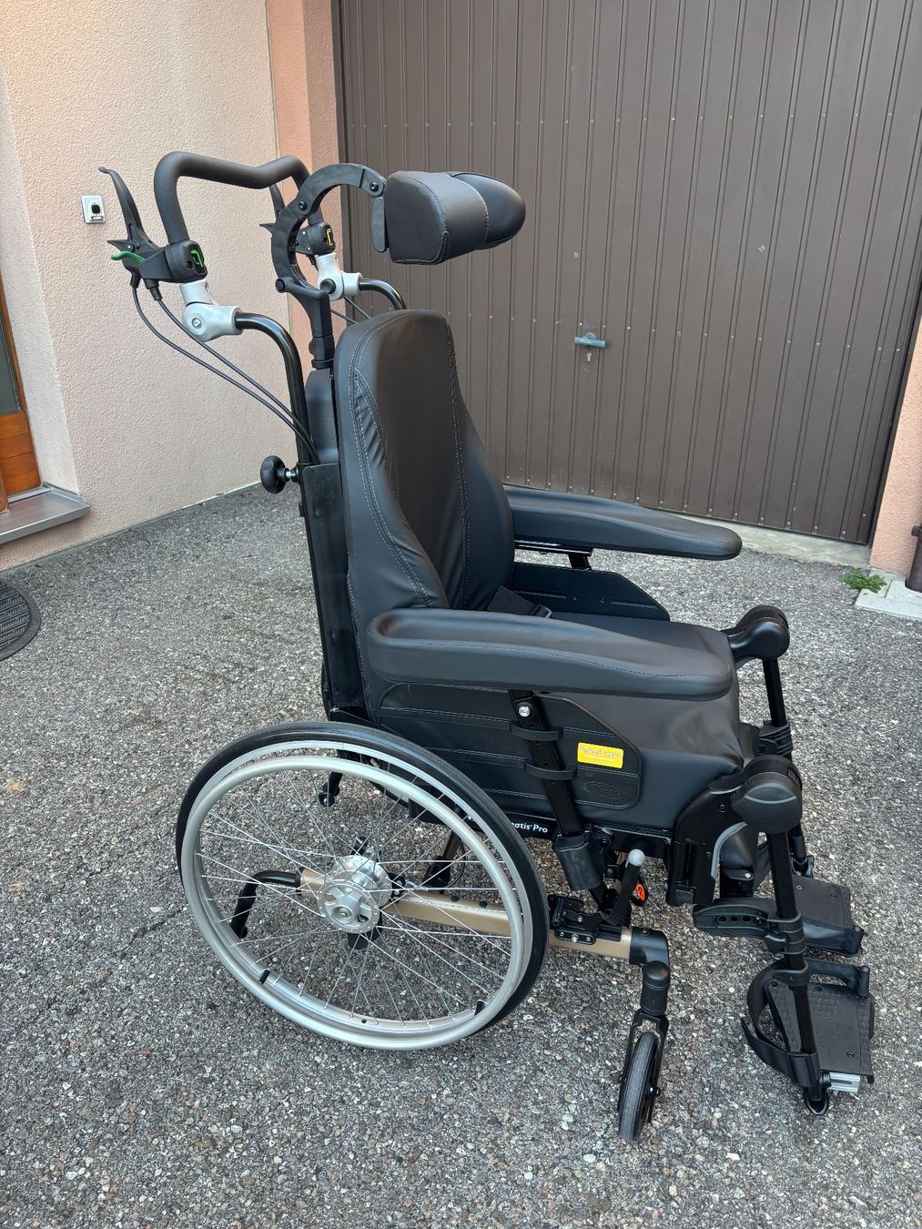 Sedie a rotelle: Fauteuil roulant multi fonction – Usato da Gland venduto da choupinoues 7