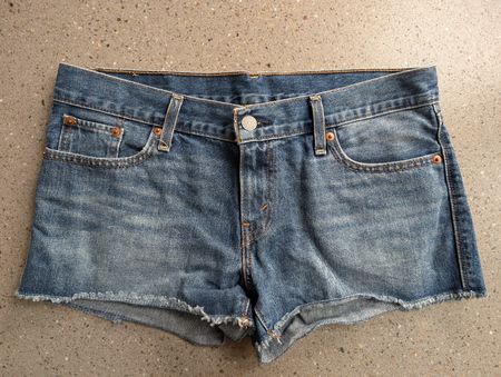 Levi's Damen Jeans Shorts, Grösse 28, Baumwolle