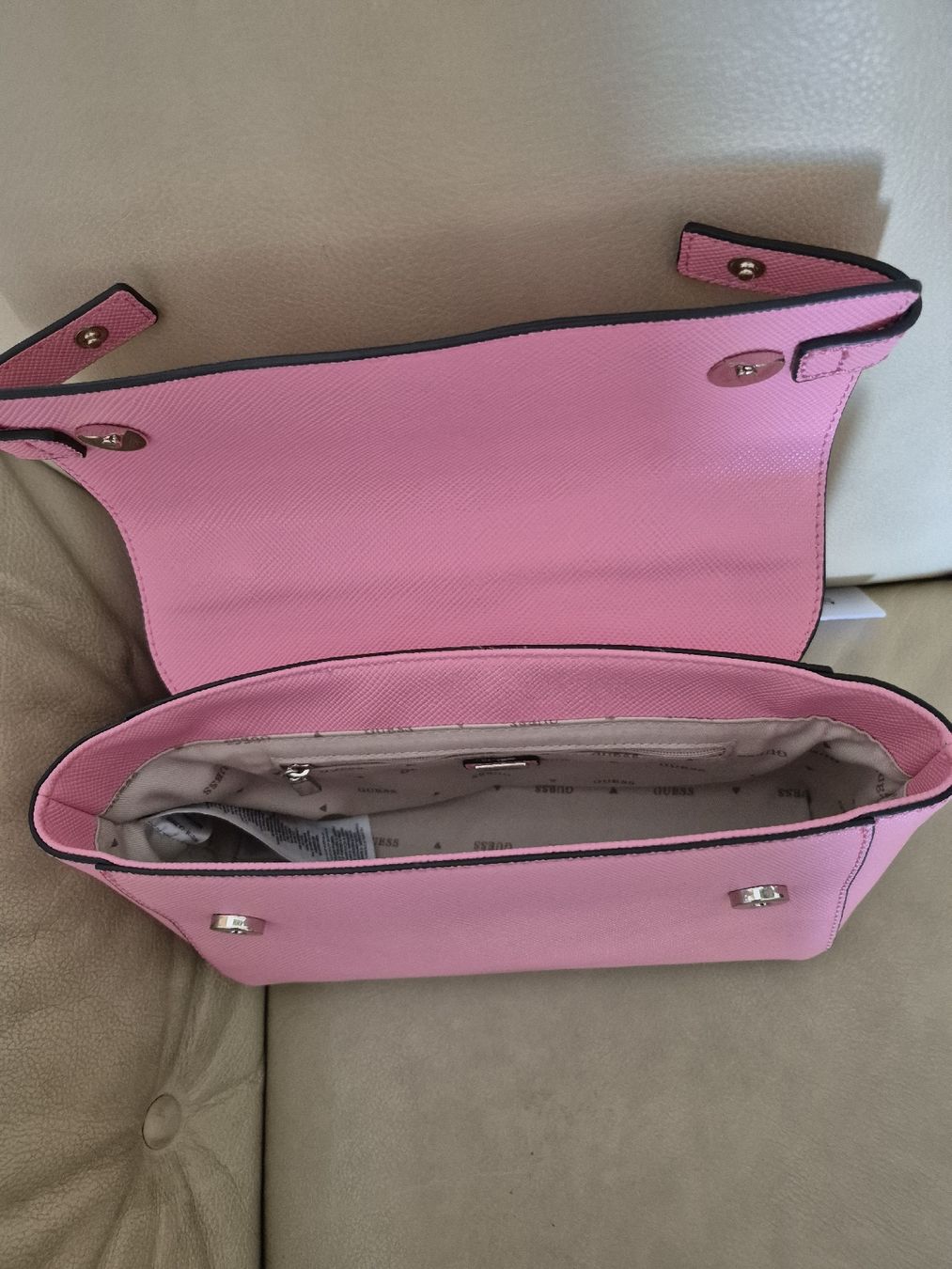 Guess Sacs femmes: Damentasche – Neuf avec emballage d'origine à Pfaffnau par gologoldun1953 5