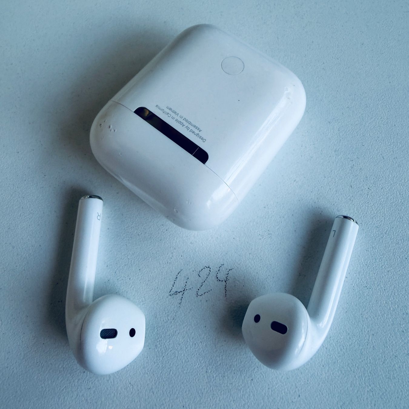 Apple Kopfhörer: Original Apple AirPods 2 Gen. Wireless Kopfhörer & Case – Gebraucht aus Basel von MY.AIRPODS.SHOP 7