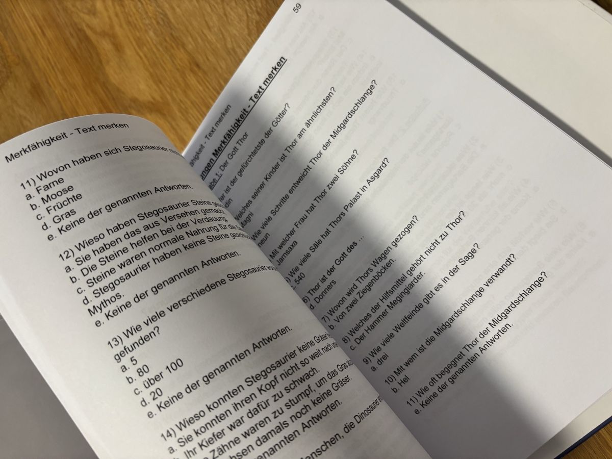 Bücher: Wirtschaft & Administration Lernordner  – Neu (gemäss Beschreibung) aus Winterthur von alm_5y6t 4