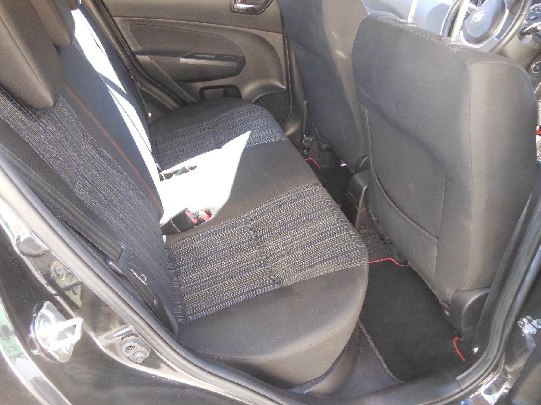 Suzuki Automobili: Suzuki Swift   1,2  4 WD – Usato da Reute AR venduto da lucky099 5
