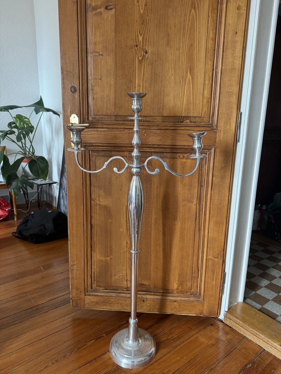 Portacandele: Grand chandelier argenté à 3 branches – Usato da Ollon VD venduto da MusiqueAddict