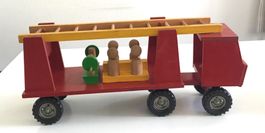 Grosses Feuerwehrauto aus Holz / Spielzeug