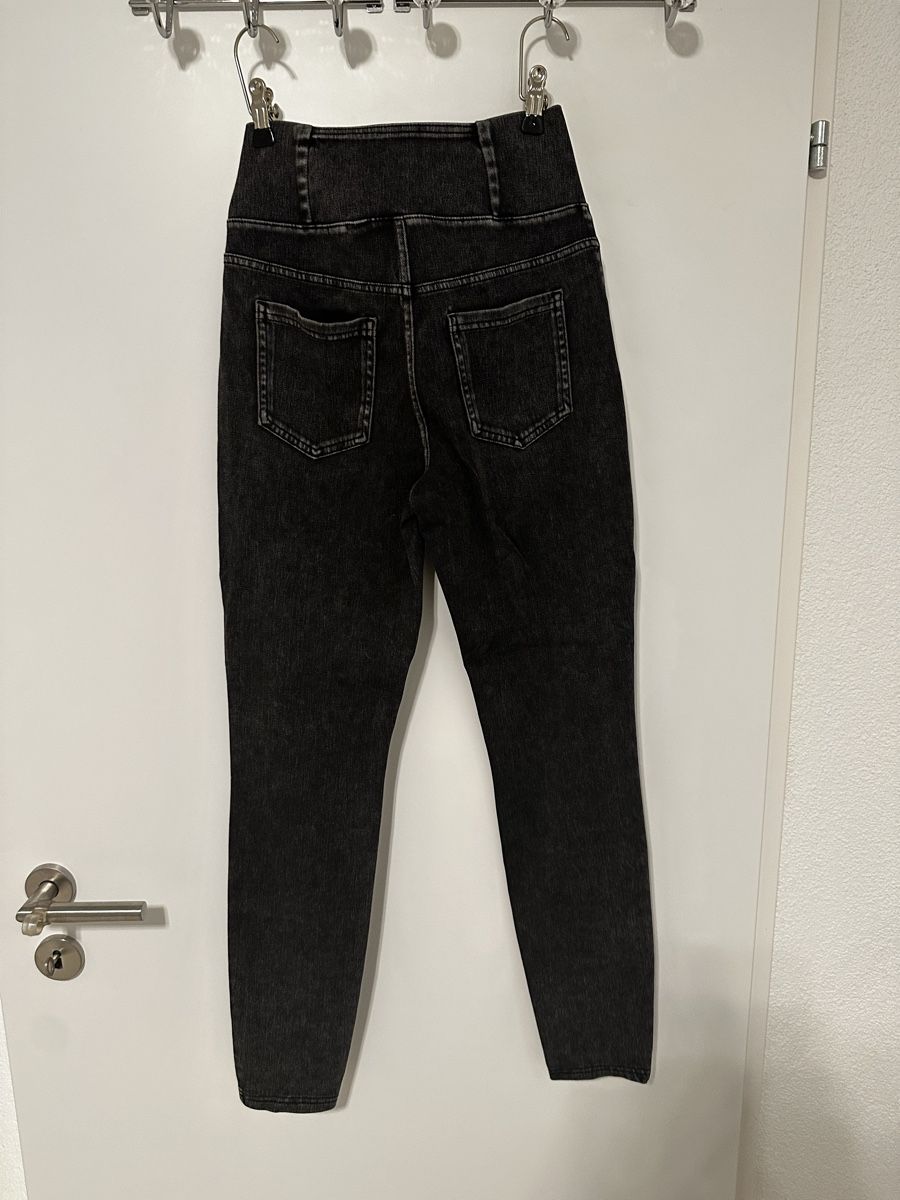 Halara Leggings: Halara Arbeitsleggins aus elastischem Denim-Strick Grösse S – Nuovo (secondo la descrizione) da Eglisau venduto da Brewster1 2