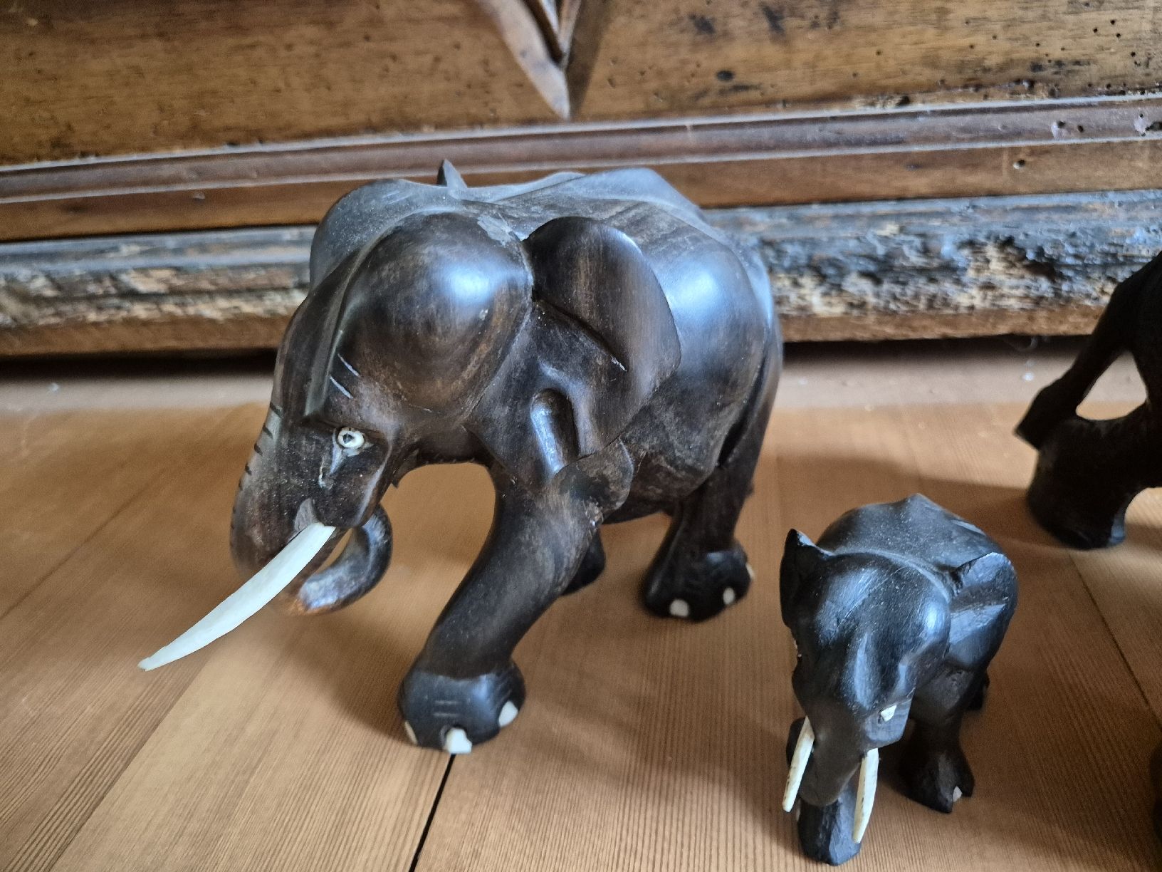 Statuette: lot de 4 sculptures – Usato da Chambrelien venduto da Zebz 1