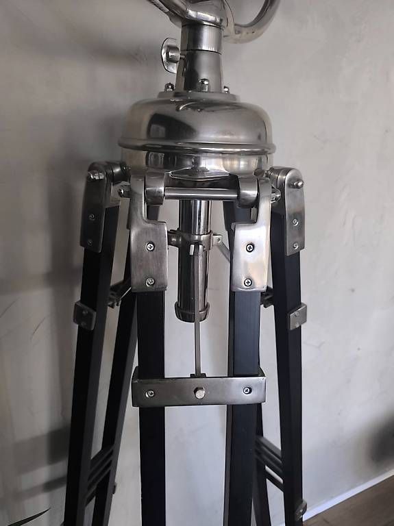 Kare Lampade: Industrial Stehleuchte – Usato da Inwil venduto da Seli_Schnellfuss 2