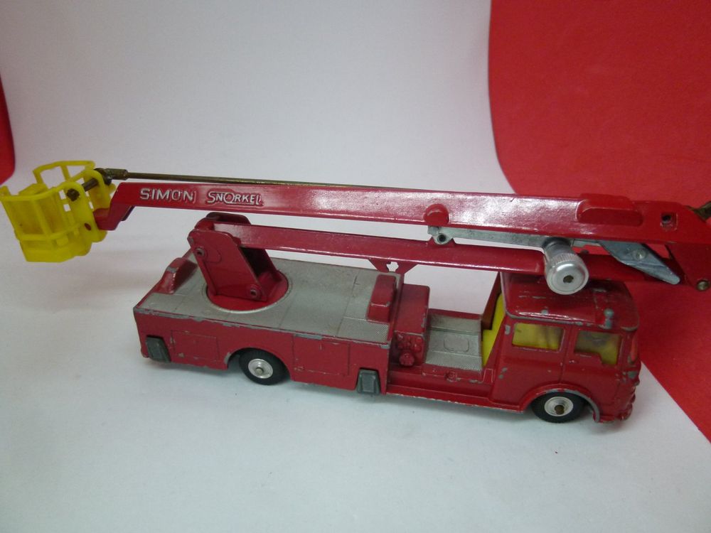 Corgi 1143, La France Rescue Truck - Free Price Guide & Review