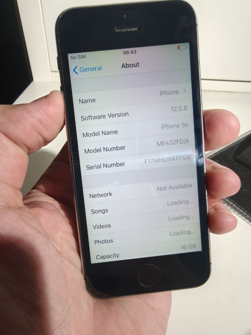 Apple Handys / Smartphones: Apple iPhone 5S Smartphone schwarz gebraucht – Gebraucht aus La Tour de Peilz von Dejobokin 2
