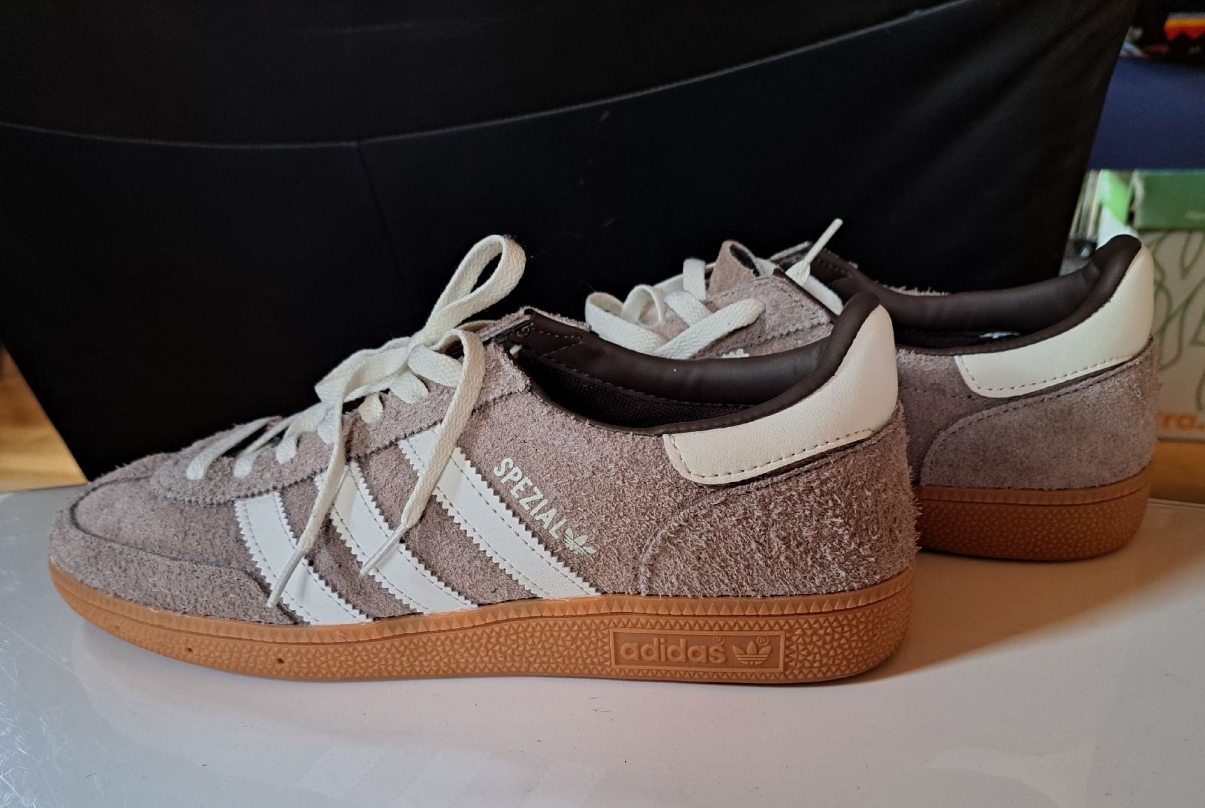 Adidas Scarpe da uomo: Baskets Adidas Spezial 44 daim marron  – Nuovo (secondo la descrizione) da Ravoire venduto da Billsen 1