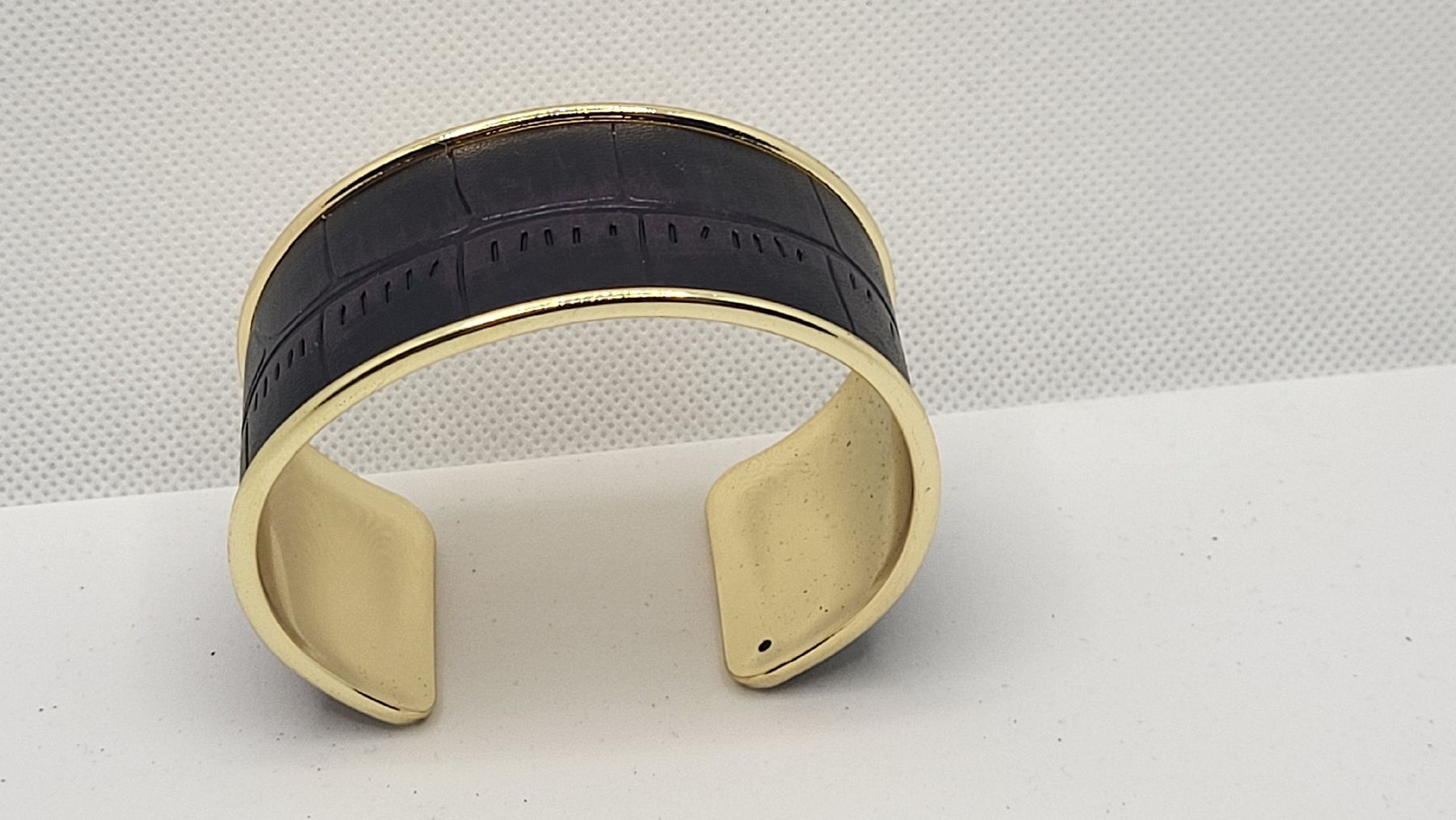 Bracciali & Braccialetti: Bracelet manchette doré et cuir noir, élégant – Nuovo e nell'imballaggio originale da Bevaix venduto da xav_78cd 3