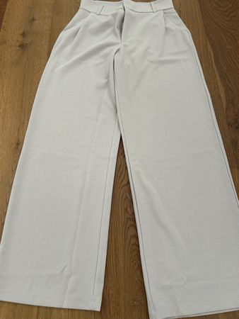 Neue leichte Stoffhose Gr. M/32 von JDY beige