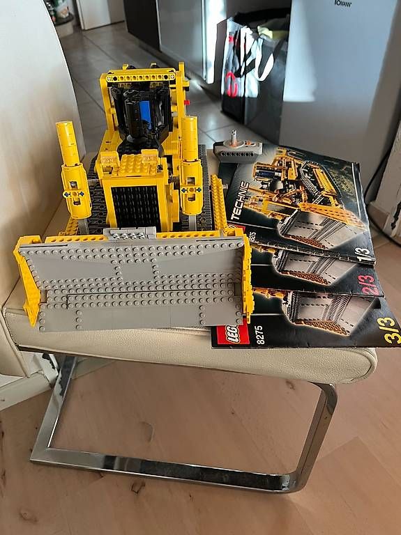 Lego Kit di costruzioni: Lego Technics 8275 Bulldozer – Usato da Olten venduto da Einwegparadies 1
