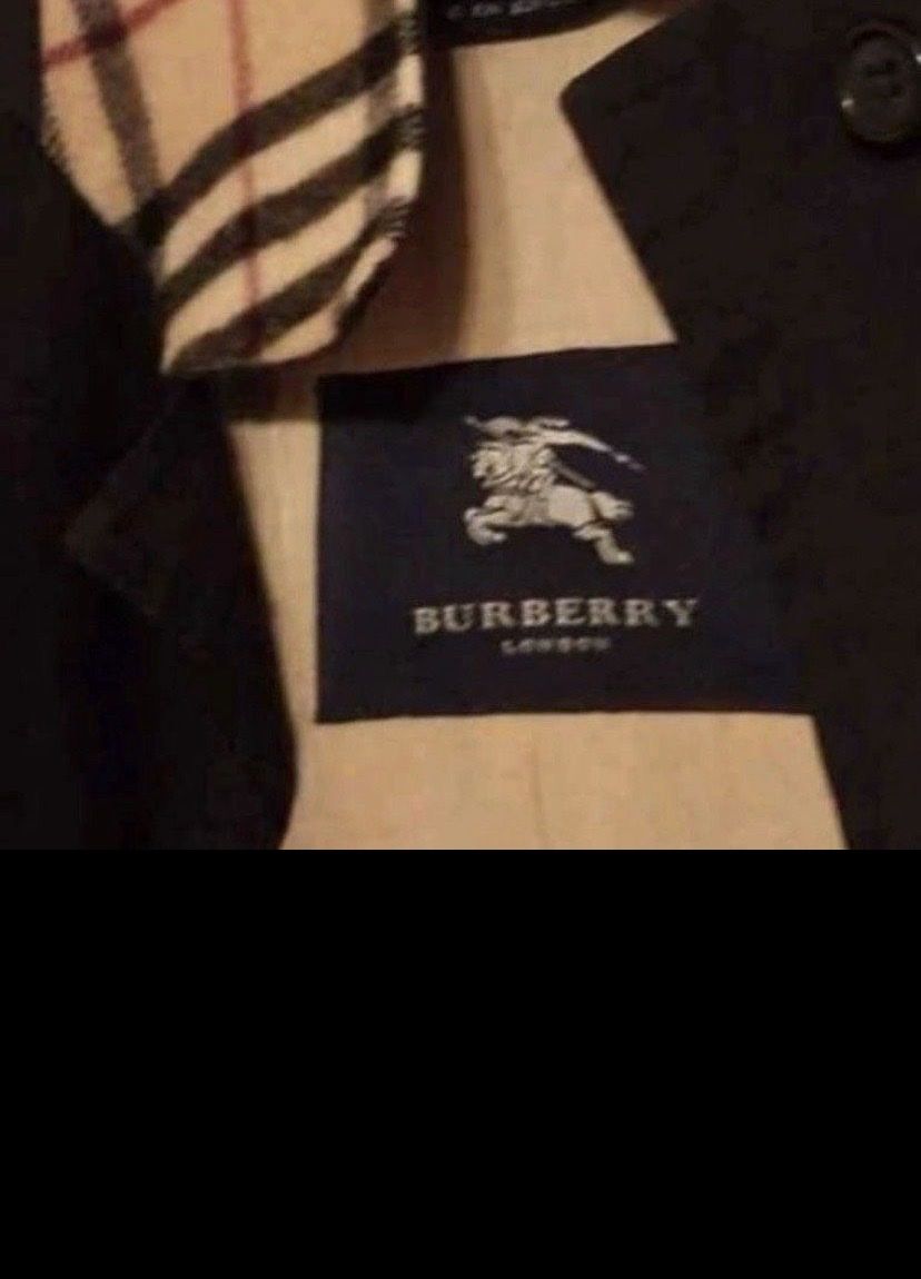 Burberry Cappotti: Burberry Damenmantel – Usato da Aesch BL venduto da ITALO-BASLER 2