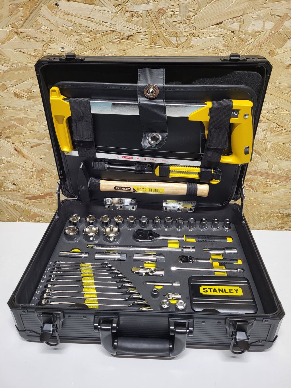 Stanley Tous les outils: STANLEY Werkzeugkoffer 142 Teile – Neuf (Voir description) à Brügg BE par POU-BELLE 2