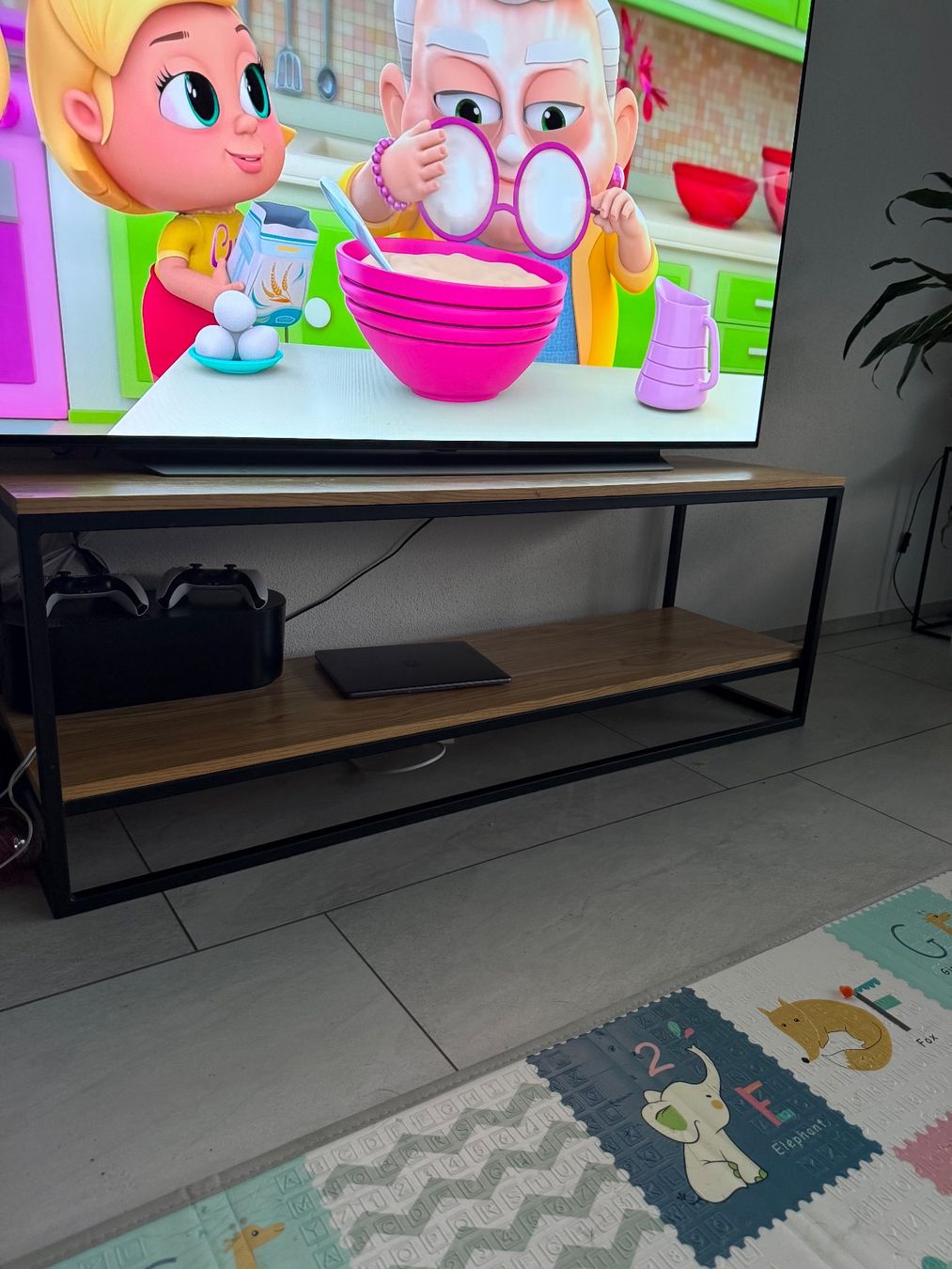 Armadi: TV schrank – Usato da Siebnen venduto da ngr_s5bq 1