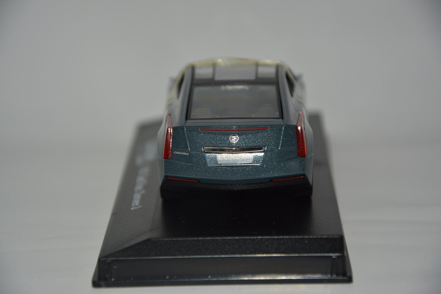 Modellautos: Cadillac Conver J Concept , Luxury , 1:43 – Neu und originalverpackt aus Goldach von Feivel9 7
