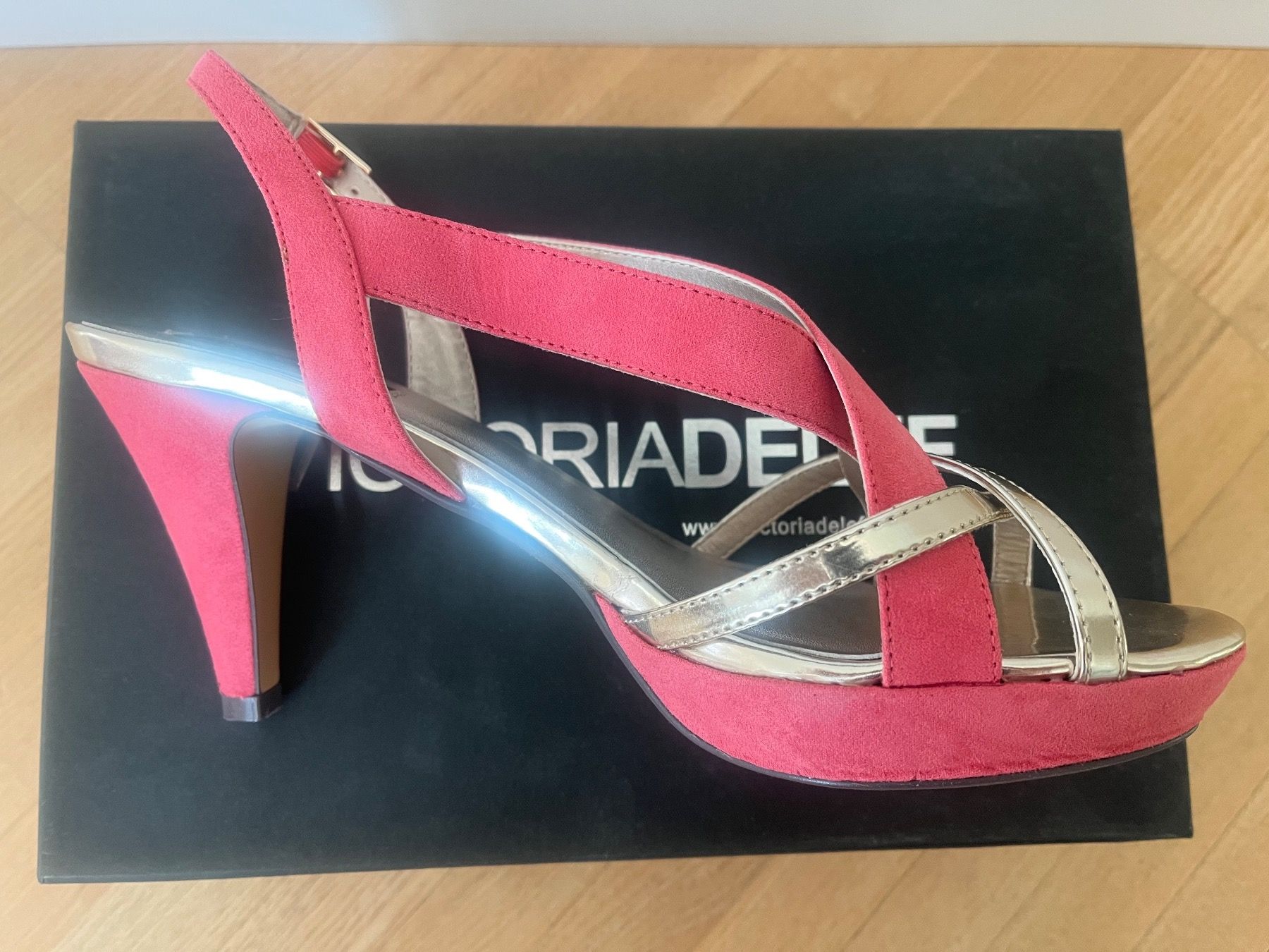Damenschuhe: Damen Sandale / Absatzsandale Grösse 40 NEU – Neu und originalverpackt aus Zürich von mad_lwl6 1