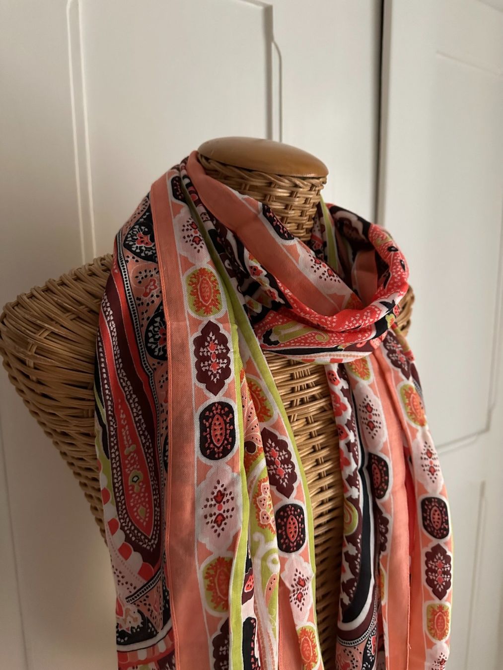 Foulards, Tücher & Schals: Tuch bunt gemustert – Gebraucht aus Zürich von Diazaio 1