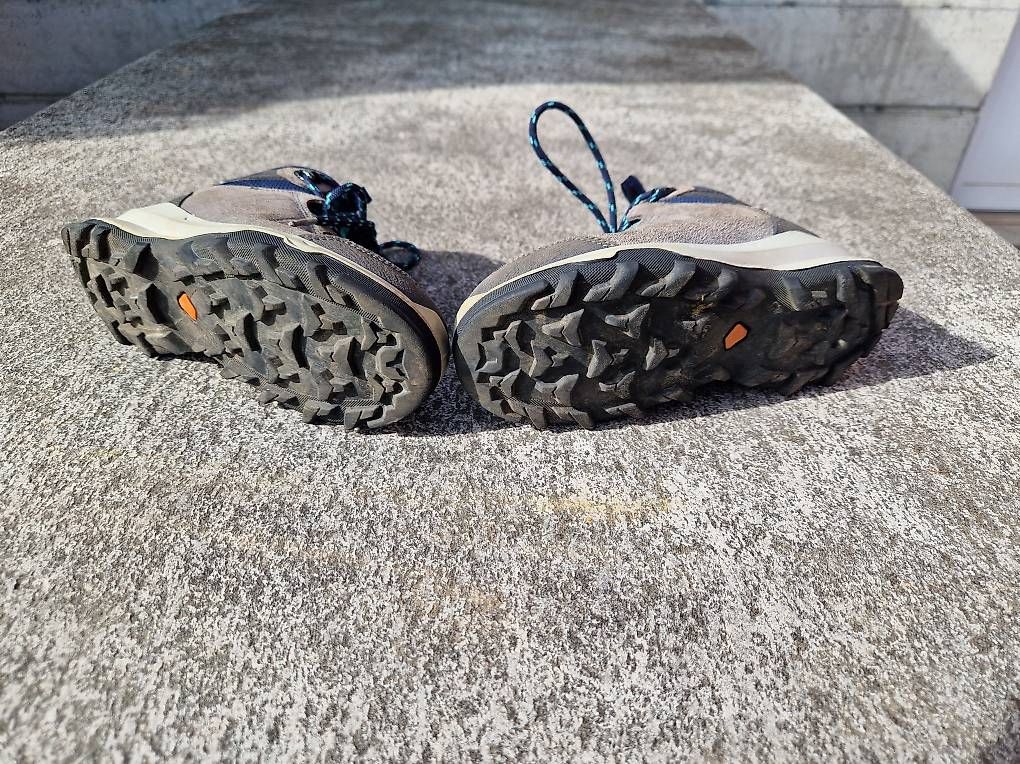 Scarpe per ragazzi: Scarponcini trekking Quechua n. 32 – Usato da Gordola venduto da Pomas 1