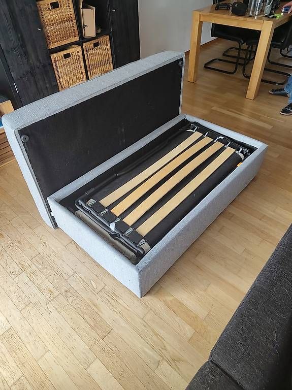 Divani: Klappbett / Gästebett / Sofa – Usato da Kirchberg BE venduto da deb_7rzz