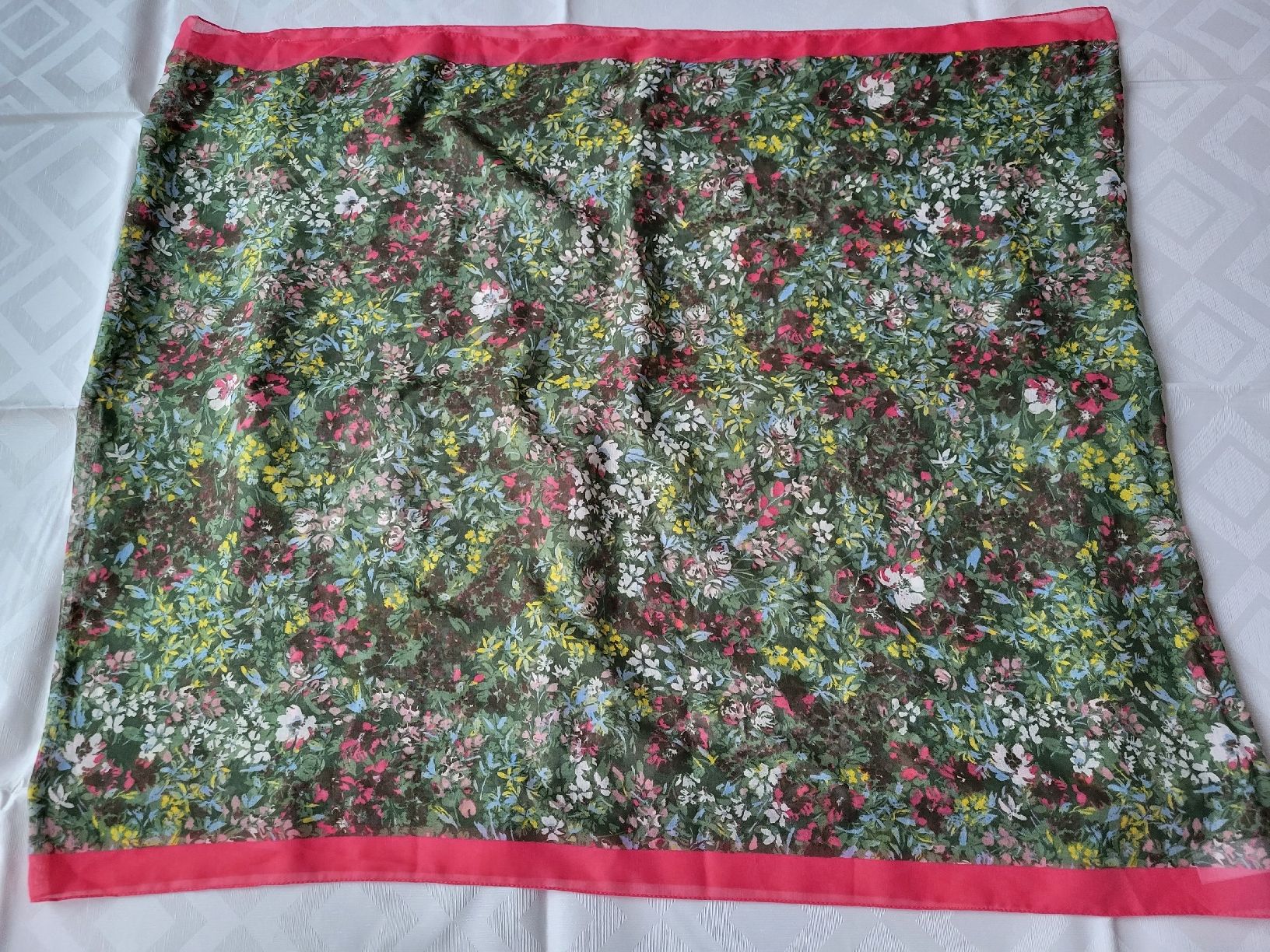 Esprit Foulard & Sciarpe: toller Loopschal von Esprit – Usato da Langenthal venduto da blueskye01 1