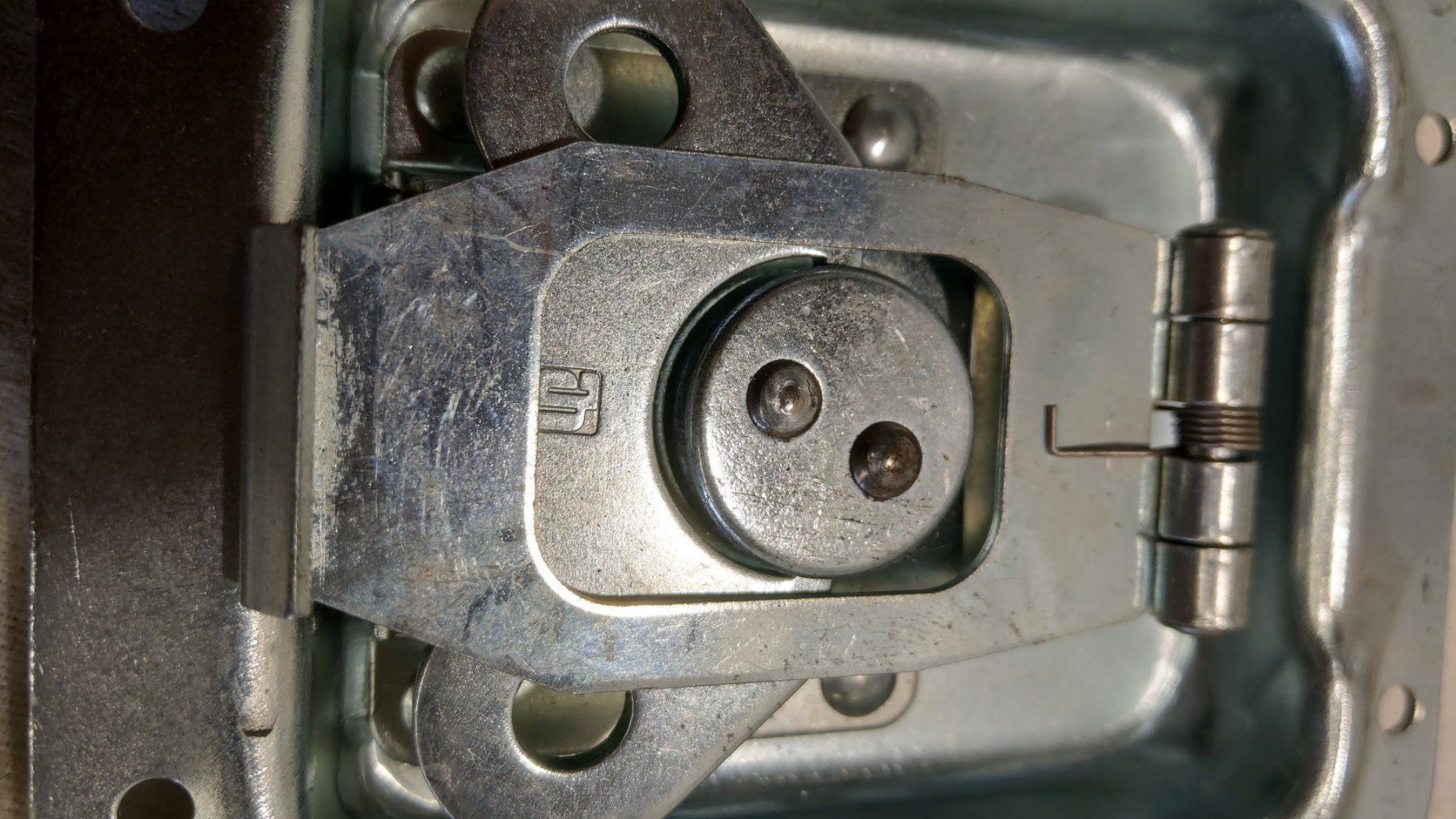 Eisenwaren: 3Stk. Adamhall Overlatches (x879) – Neu (gemäss Beschreibung) aus Däniken SO von Profog1 1