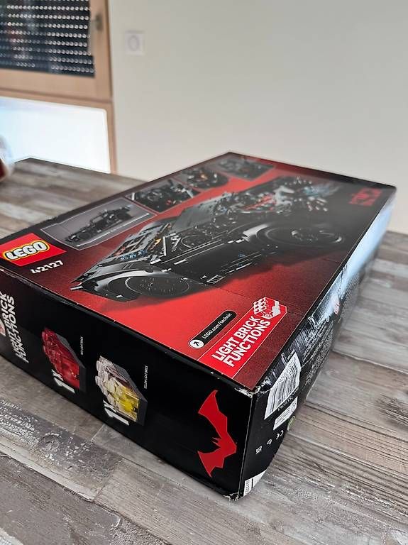 Kit di costruzioni: LEGO TECHNIC 42127 La Batmobile de Batman – Usato da La Chaux de Fonds venduto da 2300horlogerie 3