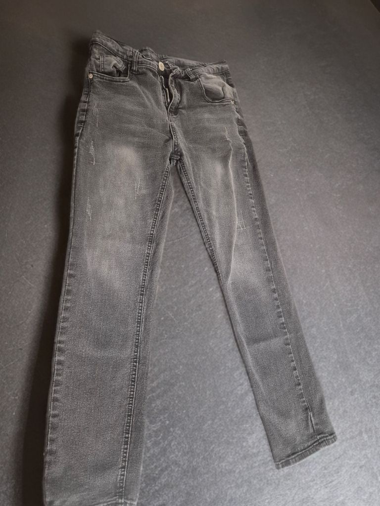 Jeans: Jeans grigi taglia 32 – Usato da Giubiasco venduto da Stefaniav