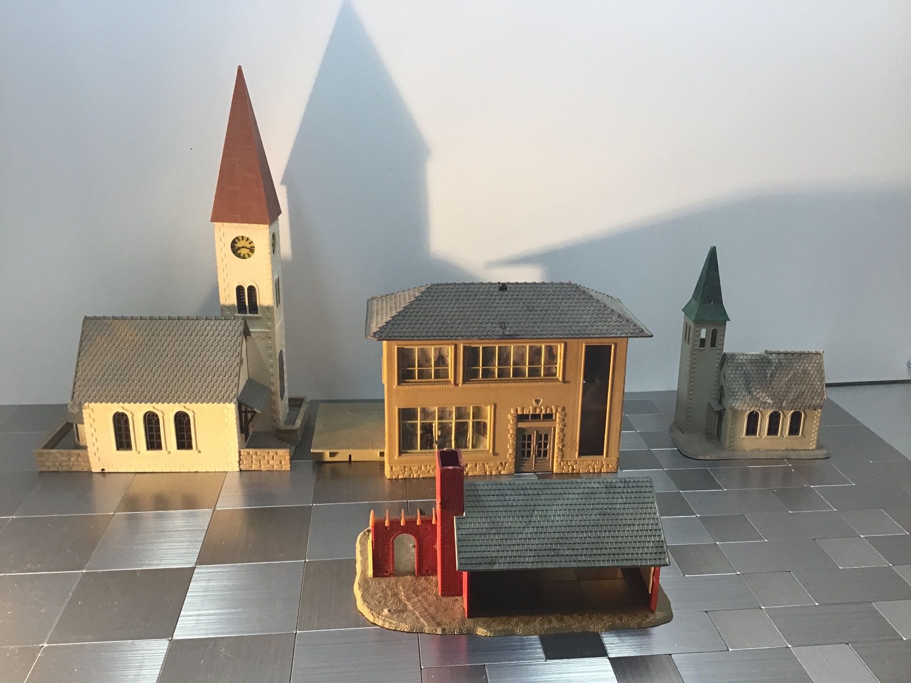 Modelleisenbahnen: MODELL HEUSER H0 – Gebraucht aus Männedorf von Modell-Spezialisten