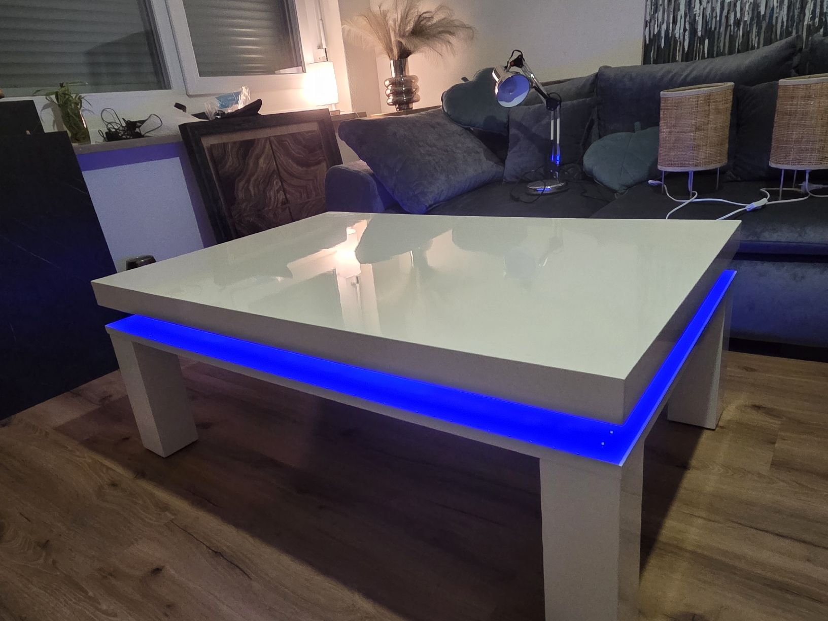 Tavoli: Couchtisch weiss Hochglanz mit LED  – Usato da Brüttisellen venduto da par_8zbj 4