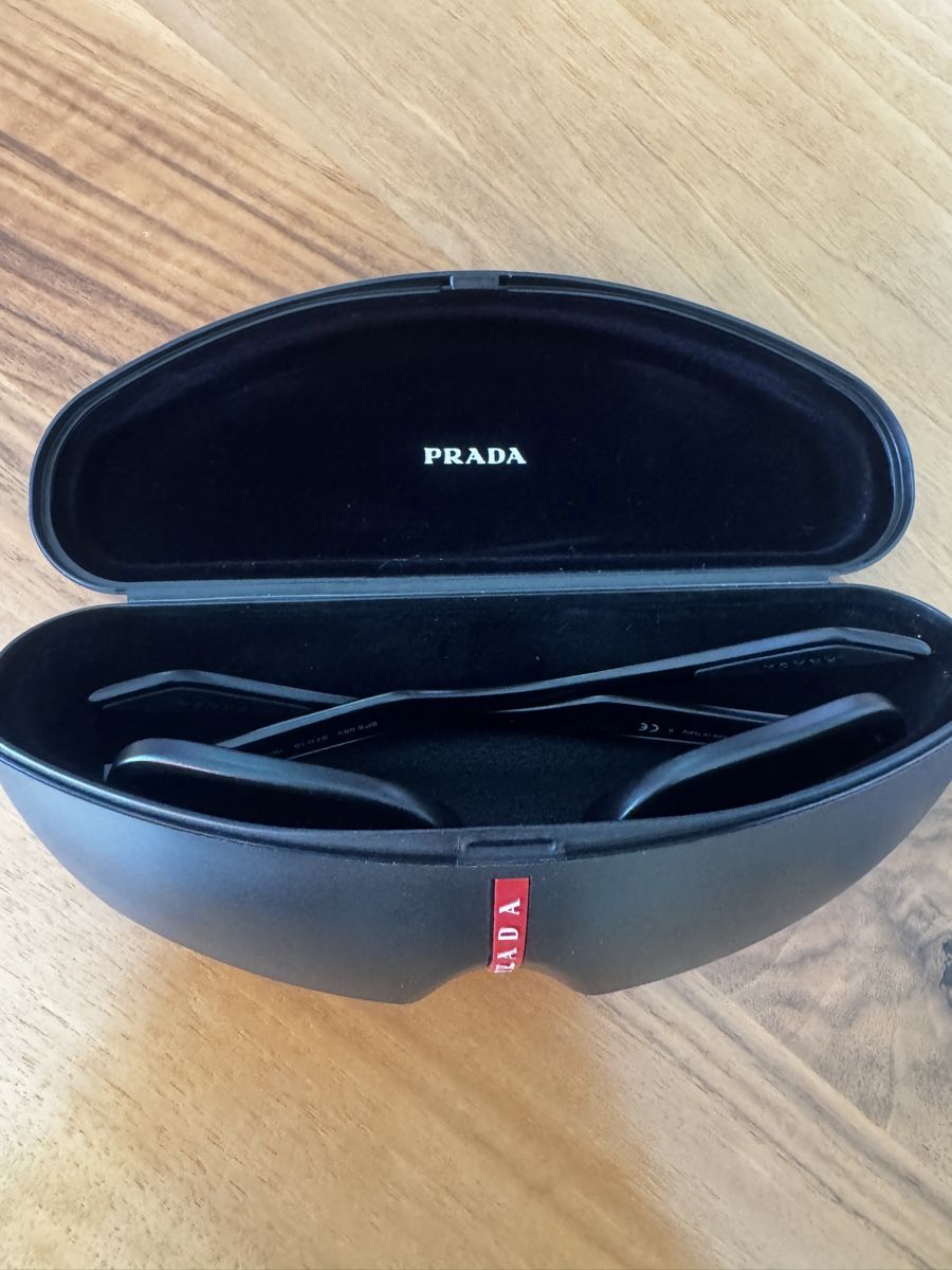 Prada Brillen & Gläser: Prada Sonnenbrille wie neu! – Gebraucht aus Gipf-Oberfrick von Iberico 1