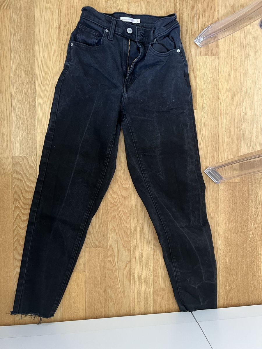 Jeans: Levis Mom Jeans – Nuovo (secondo la descrizione) da Wettingen venduto da ece_v8ct