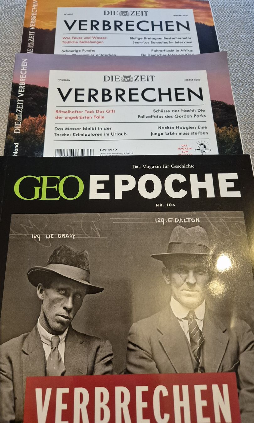Riviste & Magazine: 3 Magazine über Verbrechen  – Usato da Baden venduto da kae_n69w
