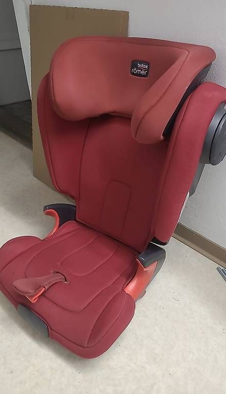 Britax Römer Sièges auto: Römer Kindersitz – D'occasion à Wangen b. Olten par nickvanella