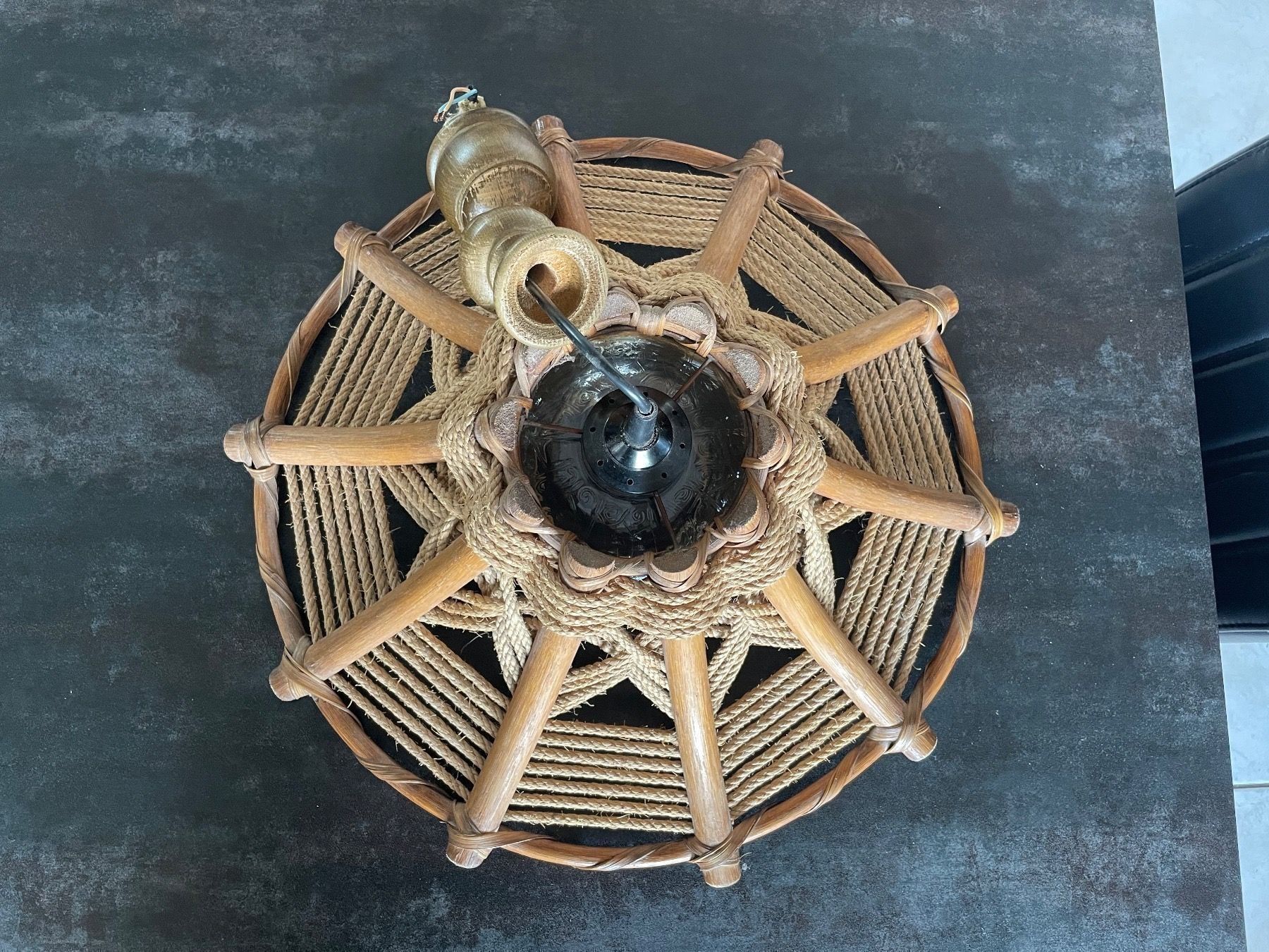 Lampadari & plafoniere: Alte Hängeleuchte aus Rattan – Usato da Siebnen venduto da stevenf 4