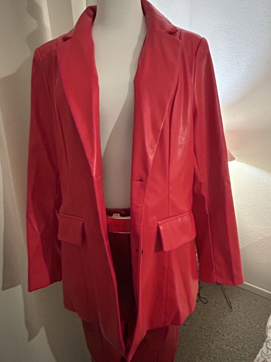 Giacche: Roter Blazer in Grösse L. Hingucker! – Nuovo (secondo la descrizione) da Bettlach venduto da Aresdiego 2