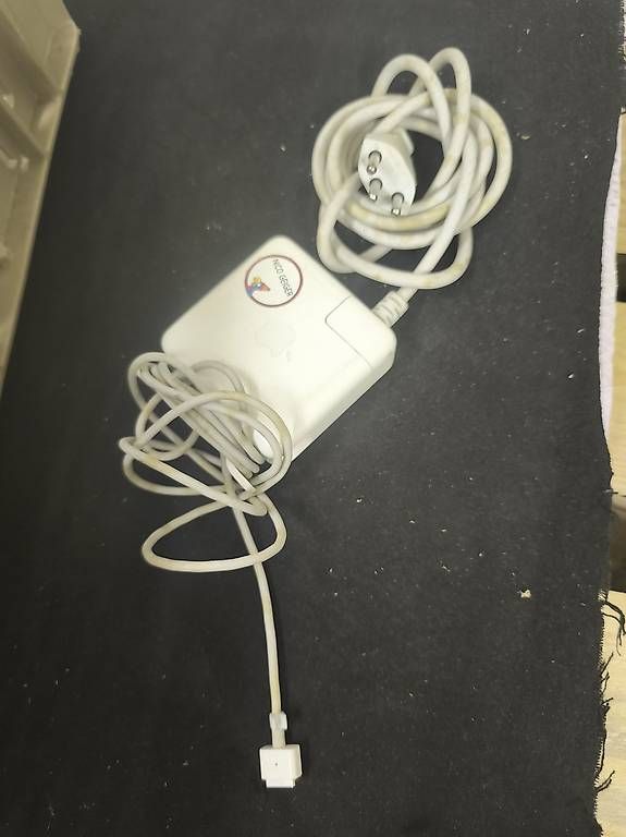 Apple Caricabatterie: Apple Ladegeräte – Usato da Binningen venduto da saviola01 1