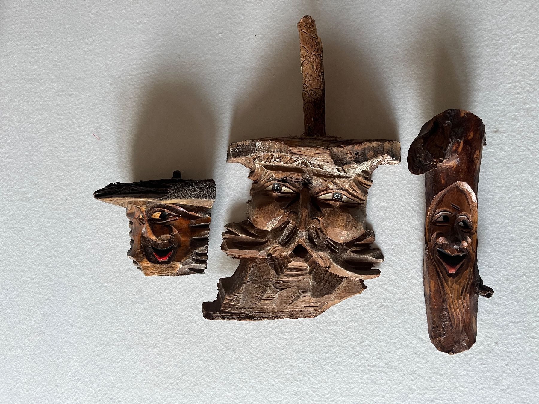 Statuette: 3 geschnitze Figuren – Usato da Hettlingen venduto da Kaeptnpum