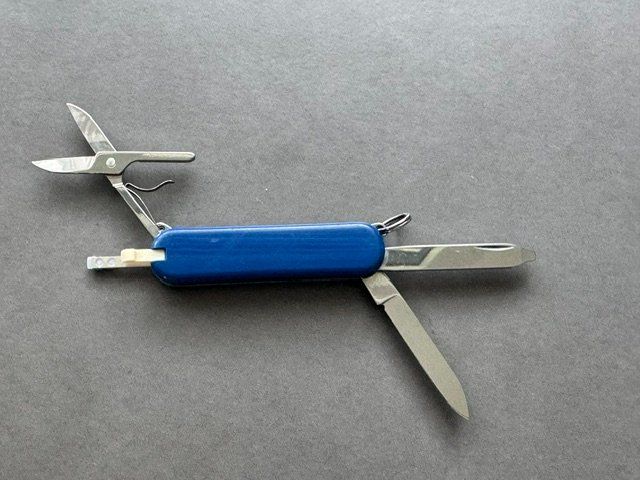 Victorinox Couteaux de poche: VICTORINOX Taschenmesser – D'occasion à Honau par sainj 1