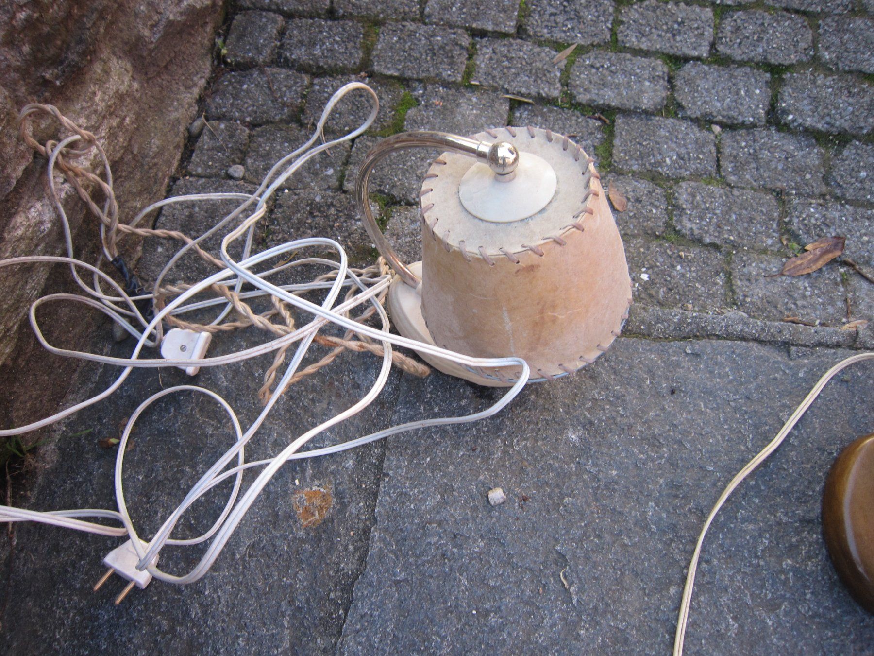 Lampade: Antike Nachtischlampe – Usato da Giubiasco venduto da sal_9j6w