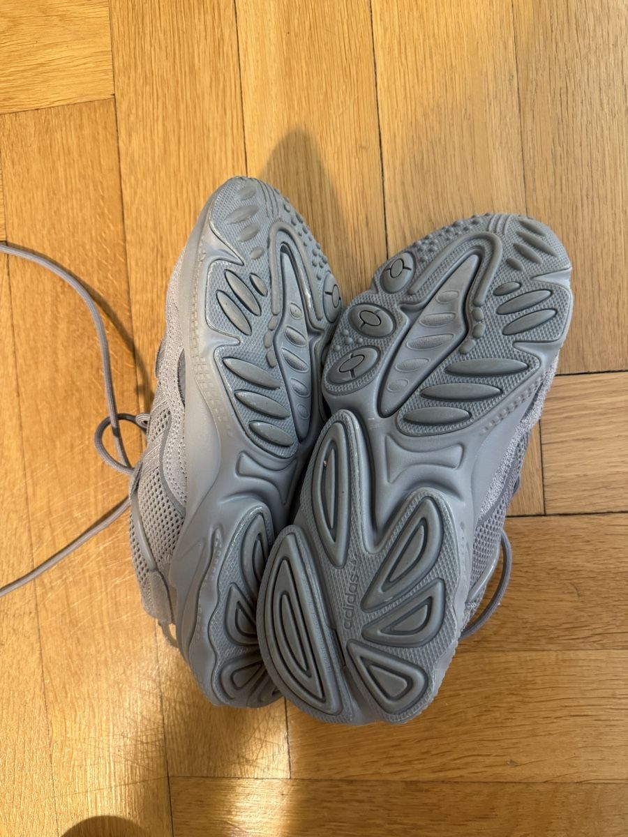 Scarpe da uomo: Adidas Grey Sneakers - almost new – Usato da Zürich venduto da Iris_li 1