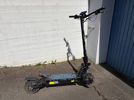 YUME Hawk E-Scooter | 2×1200W | NP CHF 1'490.