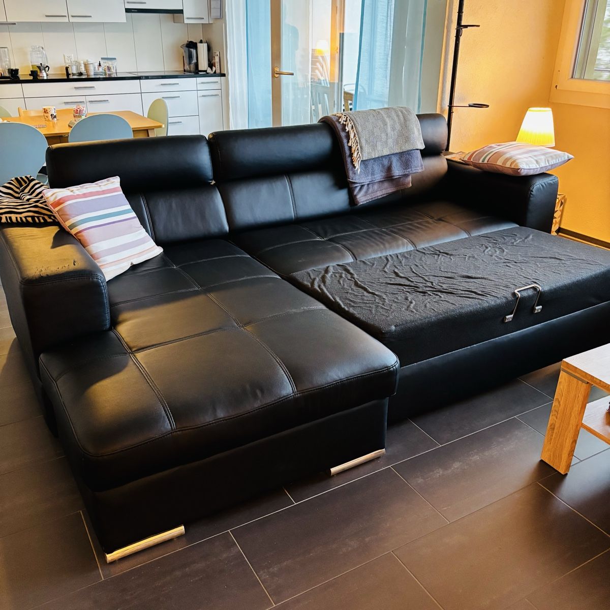 Divani: Ecksofa schwarz mit Bettfunktion (Kunstleder) – Usato da Niederwangen b. Bern venduto da muidop 3