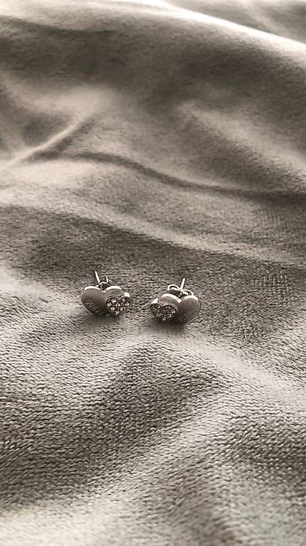 Boucles d'oreille: Guess Ohrstecker – D'occasion à Aarburg par Noemi.H