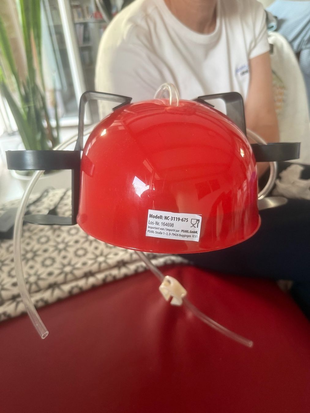 Helme: inFactory Bierhelm mit Trinkschlauch ungebraucht – Gebraucht aus Buchs AG von Yolanda_marc 2