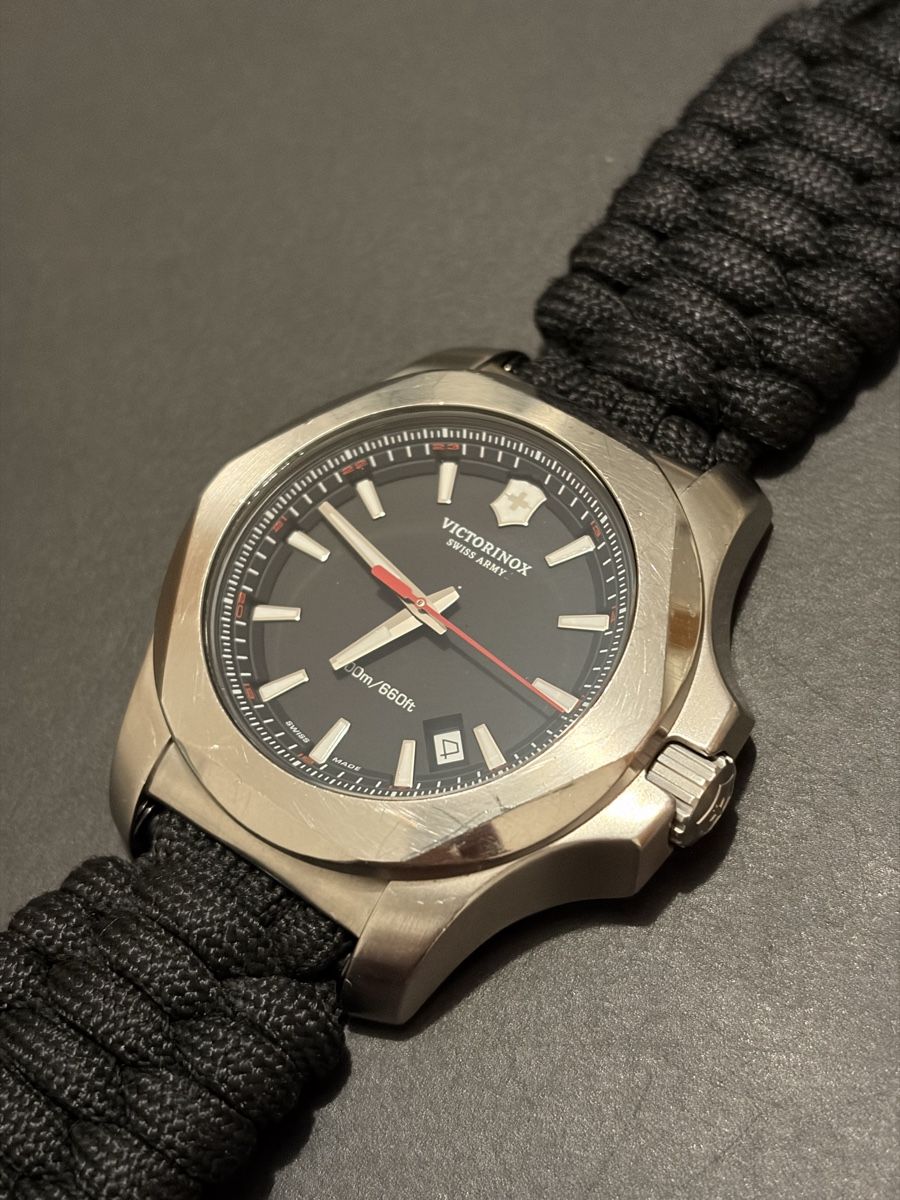 Victorinox Uhren: Uhr Victorinox I.N.O.X. Naimaka – Gebraucht aus Ebmatingen von D.A.C. 1