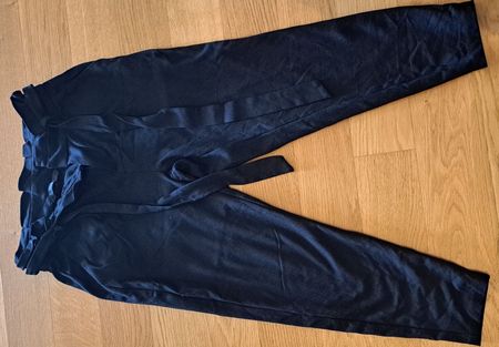 Stoffhose mit Bindegürtel Vero Moda Schwarz